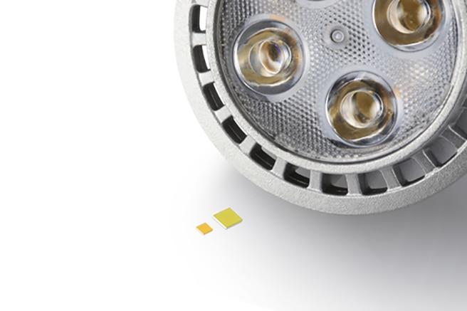 Samsung LEDs two CSP LED packages in front of a high bay fixture (thumbnail)